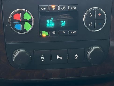 Used 2014 GMC Yukon Denali image 39