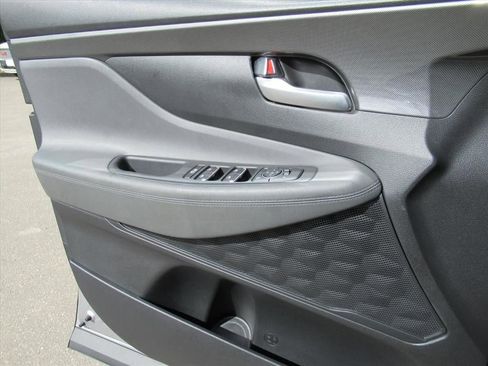 Used 2023 Hyundai Santa Fe SE FWD image 18