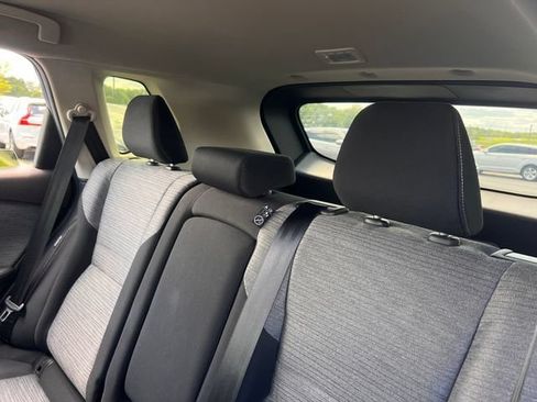 Used 2023 Nissan Rogue SV FWD image 19