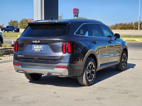 New 2026 Kia Sorento S image 4