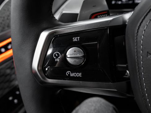 Used 2023 BMW 760i xDrive image 56