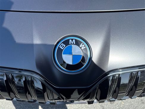 New 2025 BMW i7 xDrive60 w/ Executive Package image 18