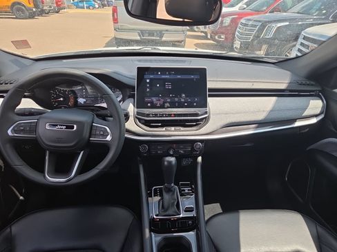 Used 2023 Jeep Compass Latitude AWD/4WD image 20