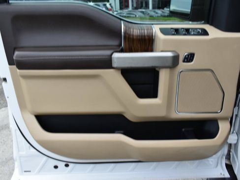 Used 2018 Ford F150 Lariat w/ Equipment Group 502A Luxury AWD/4WD image 36