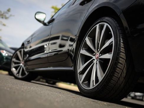 Used 2018 Jaguar XF S AWD/4WD image 22