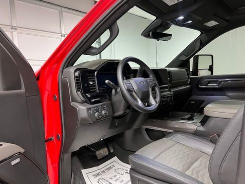 Used 2024 Chevrolet Silverado 2500 ZR2 w/ Technology Package AWD/4WD image 18
