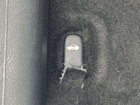 Used 2025 Nissan Versa S w/ Trunk Package image 21