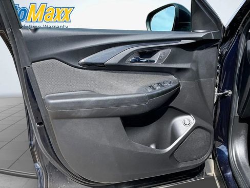 Used 2021 Chevrolet TrailBlazer LT w/ Sun and Liftgate Package AWD/4WD image 19