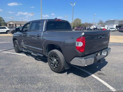 Used 2021 Toyota Tundra SR5 w/ SR5 Leather Package image 8
