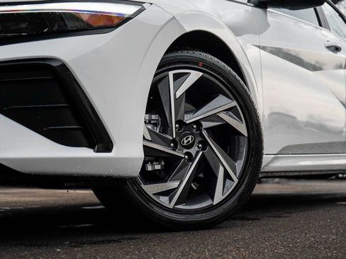 New 2026 Hyundai Elantra Limited image 6