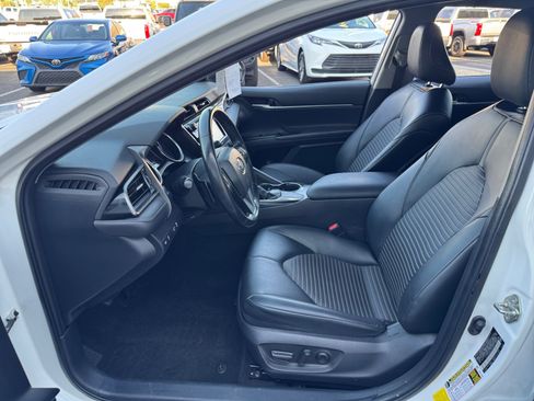 Used 2020 Toyota Camry SE FWD image 13