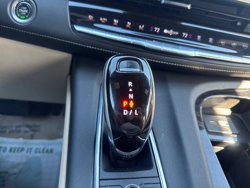 Used 2021 Cadillac Escalade Premium Luxury w/ Driver Assist Tech Package AWD/4WD image 23