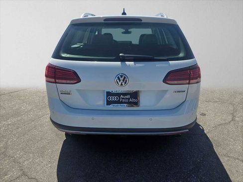 Used 2019 Volkswagen Golf Alltrack SE AWD/4WD image 4