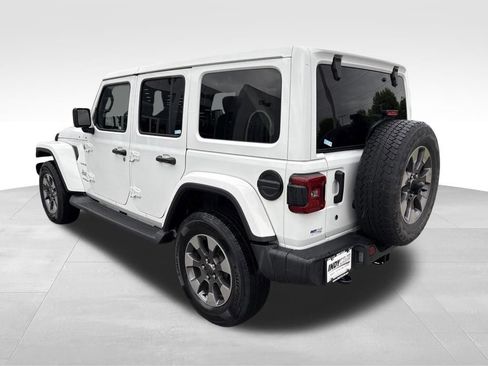 Used 2020 Jeep Wrangler Unlimited Sahara w/ LED Lighting Group AWD/4WD image 6