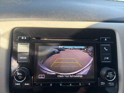 Used 2022 Honda HR-V LX image 32