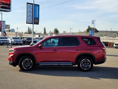 Certified 2024 Honda Pilot EX-L image 9