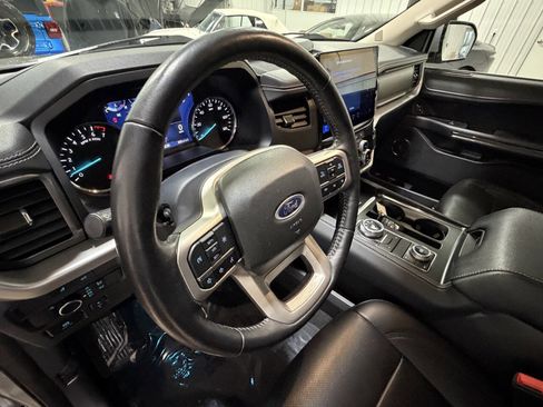 Used 2024 Ford Expedition Max XLT image 28
