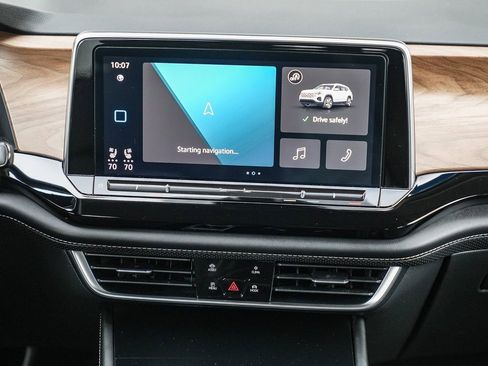 Used 2024 Volkswagen Atlas SE image 13