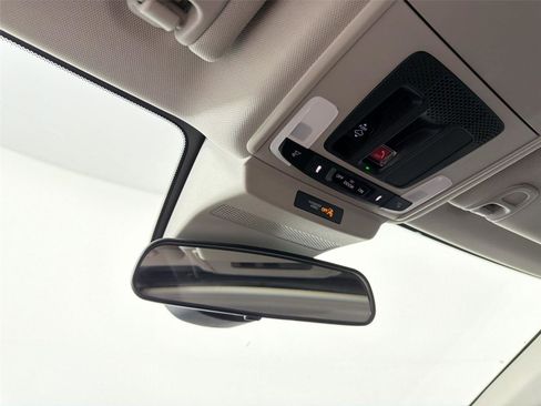 Used 2025 Honda Accord SE image 18