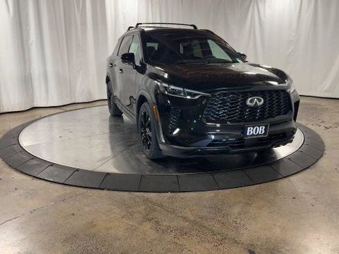 Certified 2025 INFINITI QX60 Luxe w/ Black Edition image 3