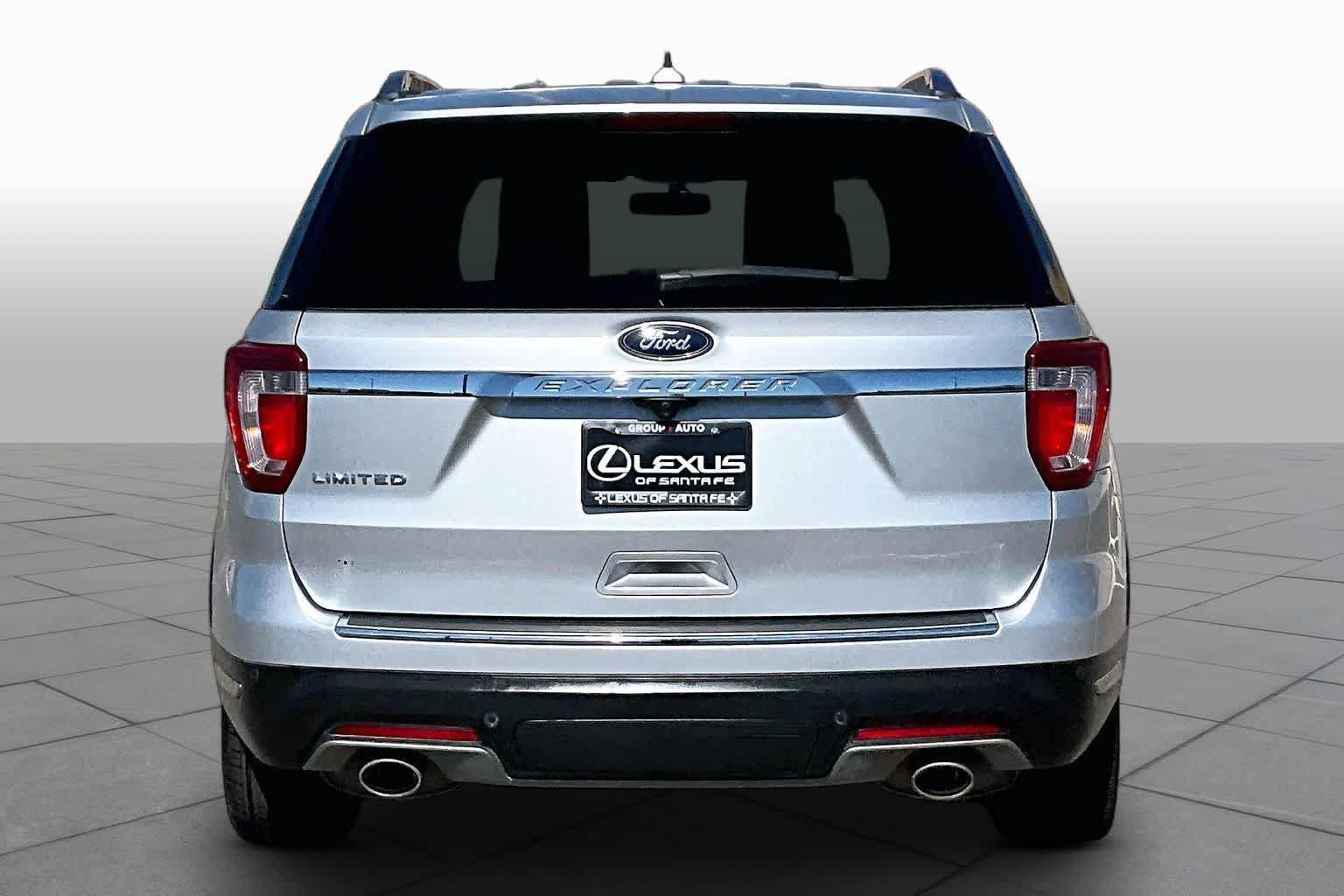 Used 2019 Ford Explorer Limited w/ Class III Trailer Tow Package FWD image 5