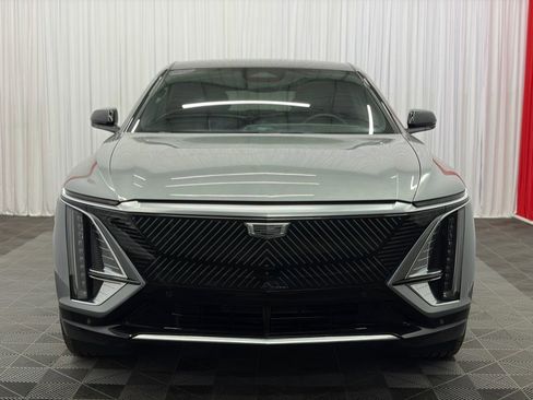 Used 2024 Cadillac Lyriq Luxury w/ LPO, Floor Liner Package AWD/4WD image 3