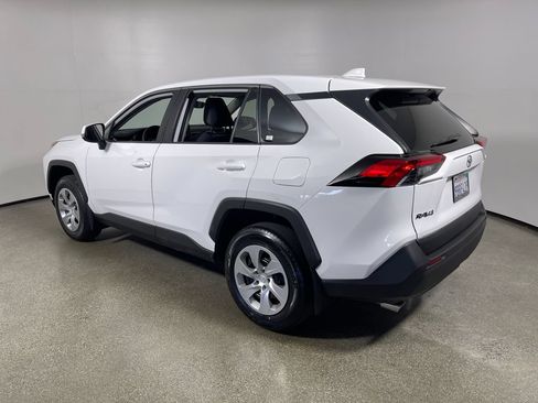 Certified 2022 Toyota RAV4 LE FWD image 5
