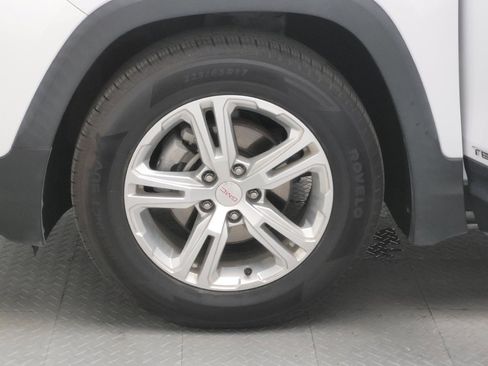 Used 2018 GMC Terrain SLE w/ Driver Convenience Package image 31