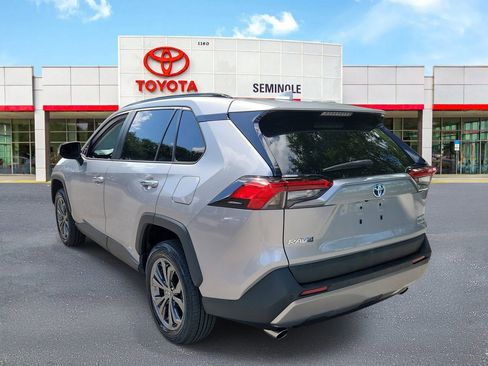 Used 2022 Toyota RAV4 Limited AWD/4WD image 4
