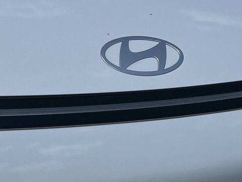 New 2026 Hyundai Kona SEL Premium FWD image 11