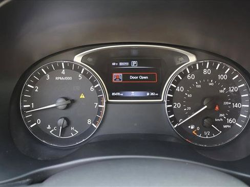 Used 2018 Nissan Pathfinder SV w/ SV All Weather Package AWD/4WD image 15