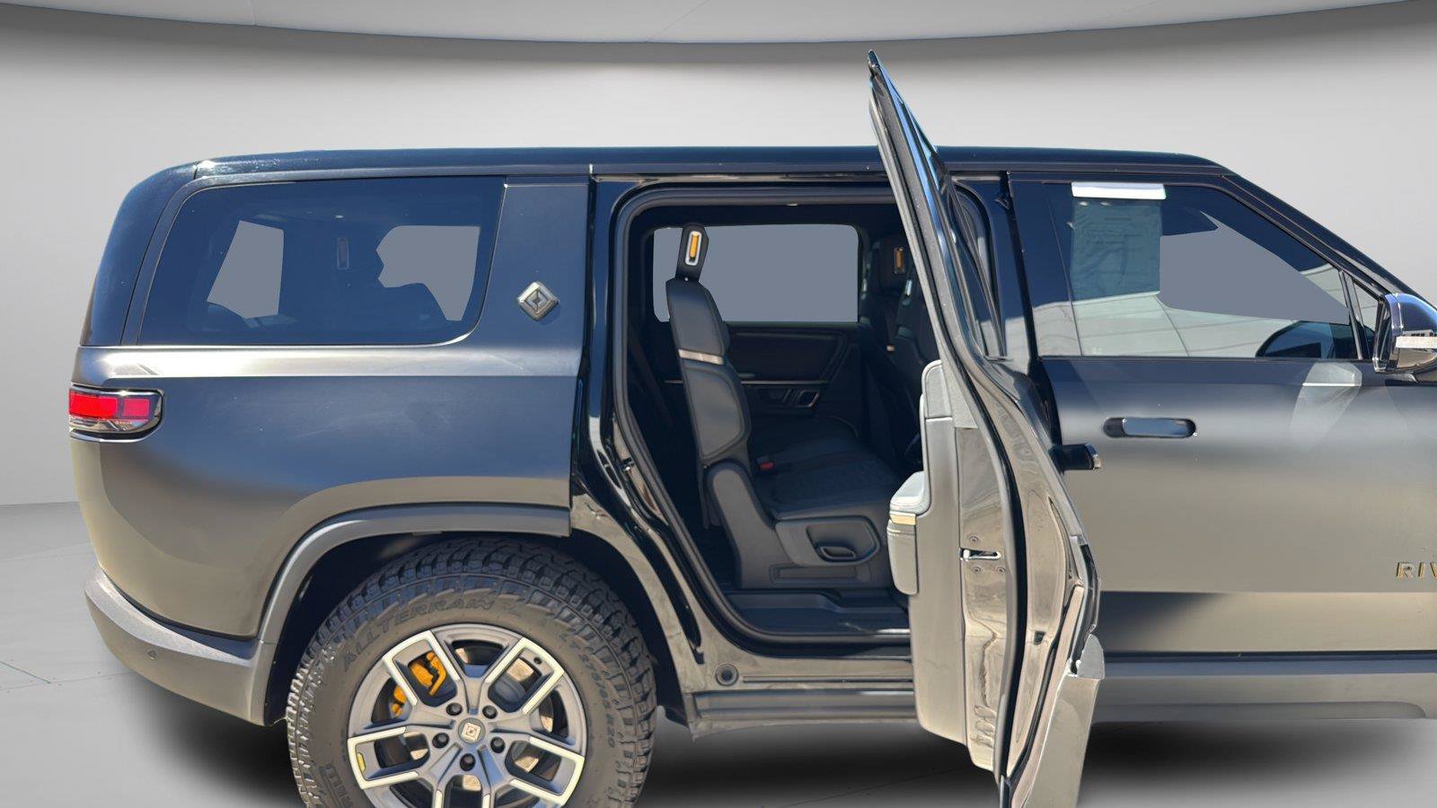Used 2023 Rivian R1S Adventure Quad AWD/4WD image 27