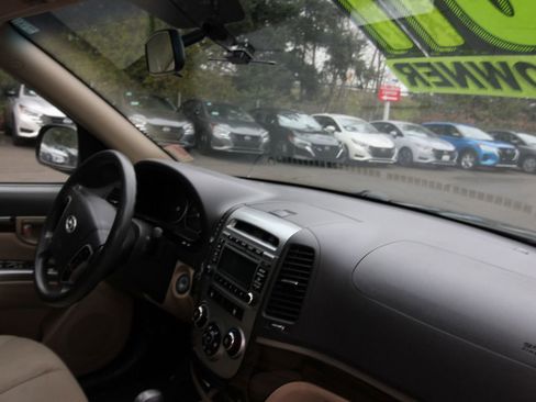 Used 2011 Hyundai Santa Fe GLS image 17