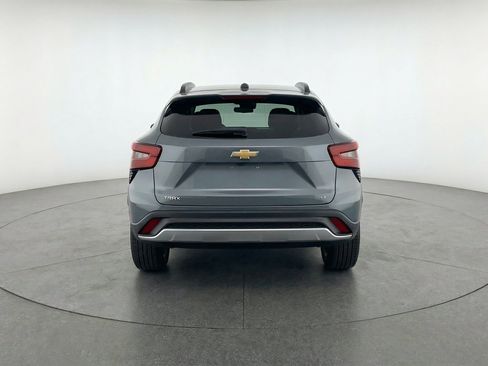 Used 2025 Chevrolet Trax LT FWD image 7