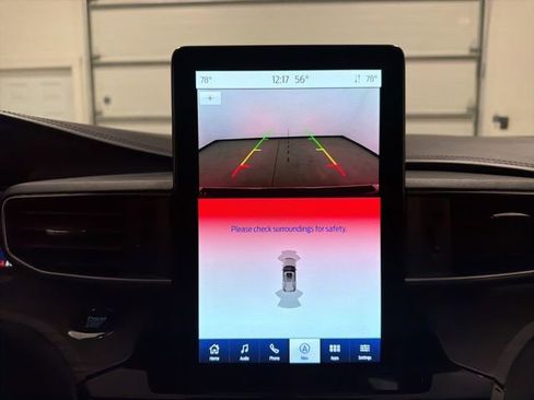 Used 2023 Ford Explorer Platinum w/ Technology Package image 29