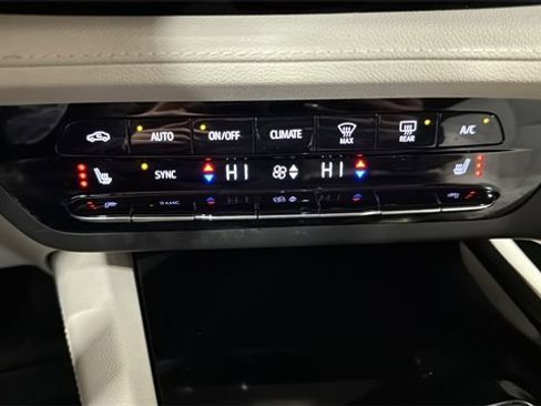 Used 2023 Buick Envision Preferred image 15