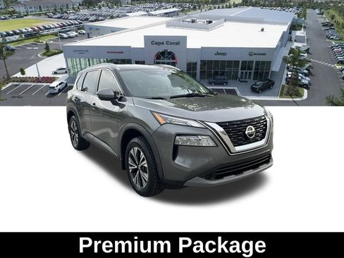 Used 2021 Nissan Rogue SV w/ Premium Package FWD image 3