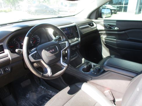 Used 2022 GMC Acadia SLT AWD/4WD image 9