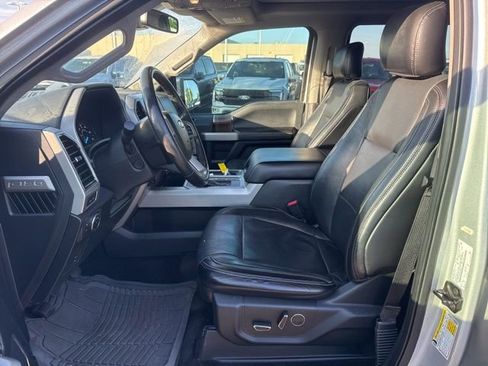 Used 2017 Ford F150 Lariat w/ Equipment Group 502A Luxury AWD/4WD image 11