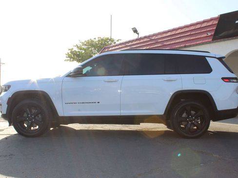 Used 2023 Jeep Grand Cherokee L Laredo RWD image 42