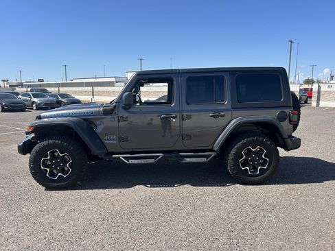 Used 2021 Jeep Wrangler Unlimited Rubicon 4xe w/ Cold Weather Group AWD/4WD image 2