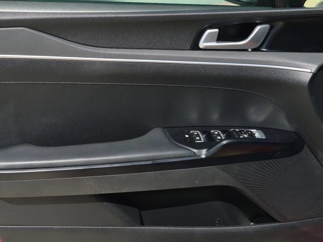 Used 2022 Kia K5 GT-Line FWD image 10