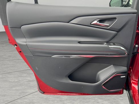 Used 2024 Chevrolet Traverse RS w/ LPO, Floor Liner Package image 27