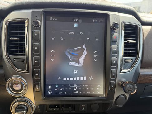 Used 2017 Nissan Titan Platinum Reserve AWD/4WD image 24