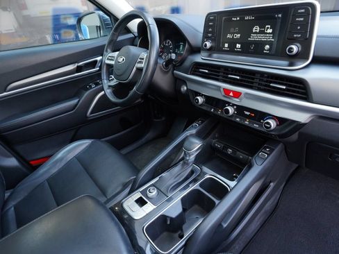 Used 2020 Kia Telluride S FWD image 32