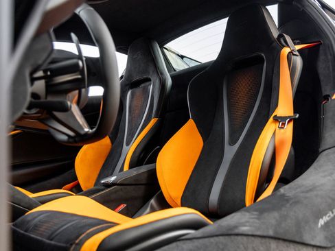 Used 2026 McLaren 750S Spider RWD image 27