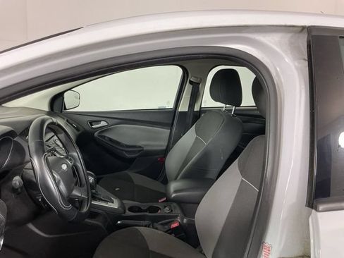 Used 2014 Ford Focus SE FWD image 10