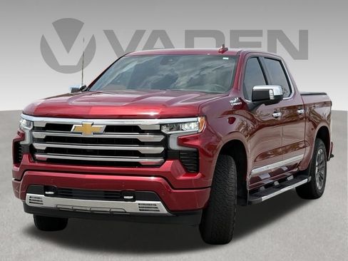 Used 2025 Chevrolet Silverado 1500 High Country w/ Z71 Off-Road Package AWD/4WD image 1