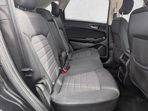 Used 2017 Ford Edge SE FWD image 19