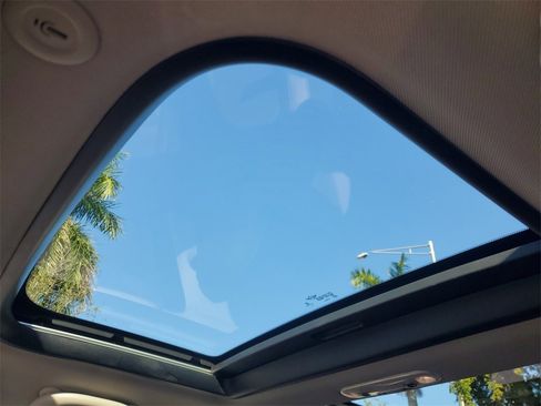 Used 2017 MINI Cooper 4-Door Hardtop image 30